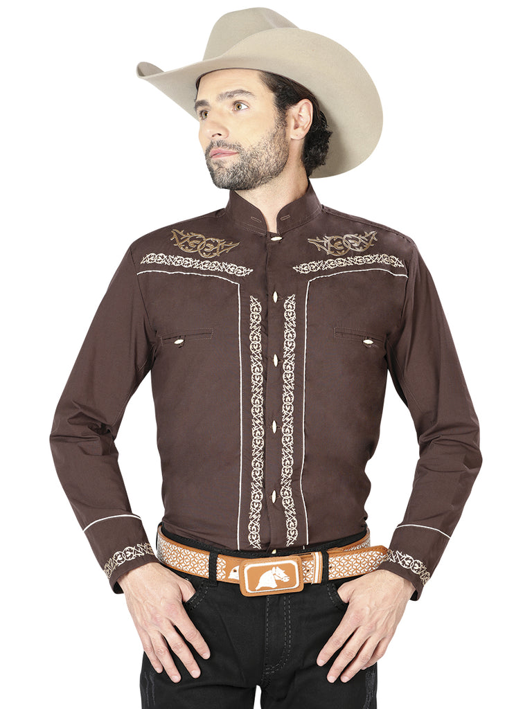 Camisa Vaquera de Hombre El Señor de los Cielos CHC060 Manga Larga Bordada en 65% Poliéster 35% Algodón Color Café 42876