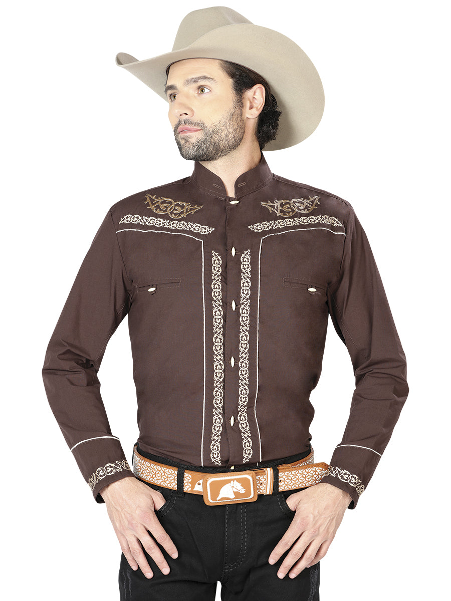 Camisa Vaquera de Hombre El Señor de los Cielos CHC060 Manga Larga Bordada en 65% Poliéster 35% Algodón Color Café 42876