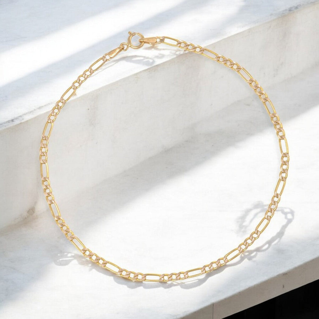 Pulsera Italiana Figaro Pave De 10 Quilates 2.6mm, 18.5 Cm