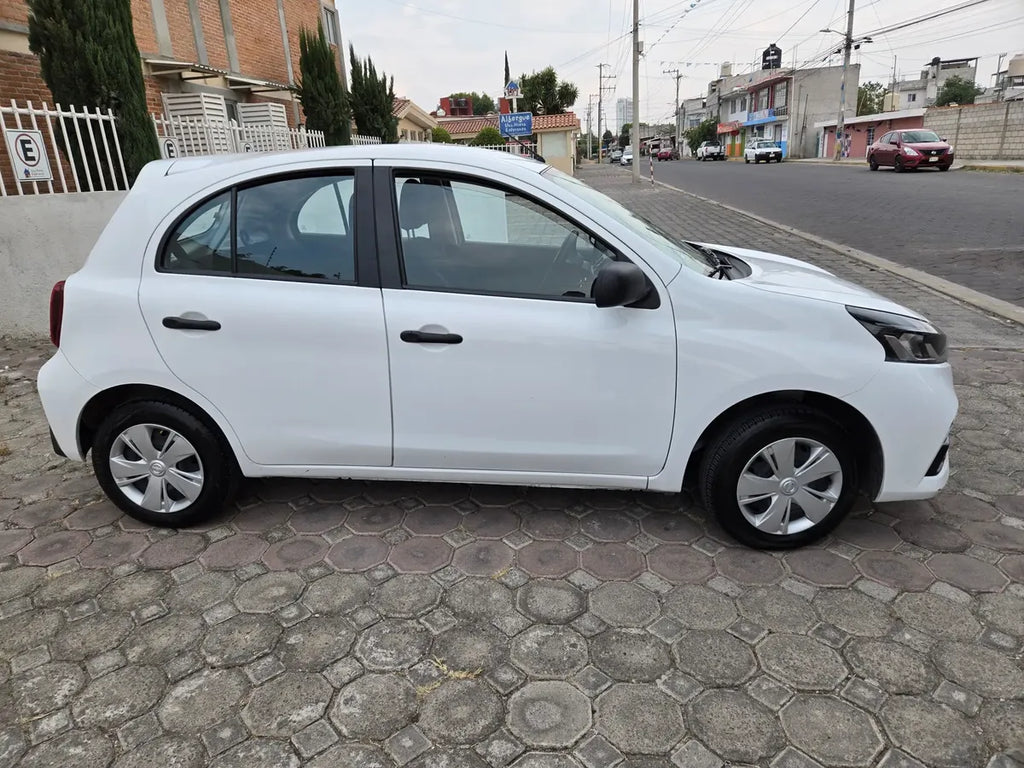 Nissan March 1.6 Sense At