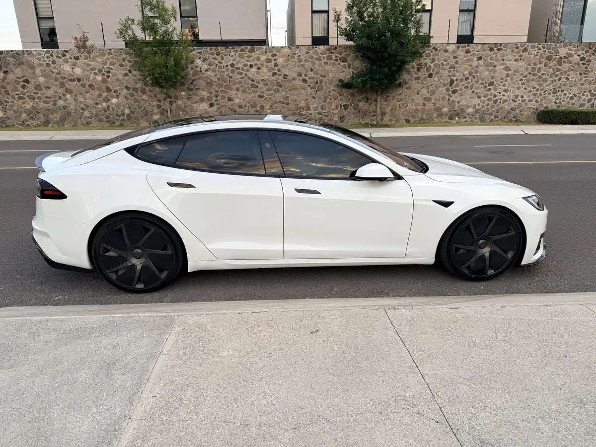 Tesla Model S Plaid 2026