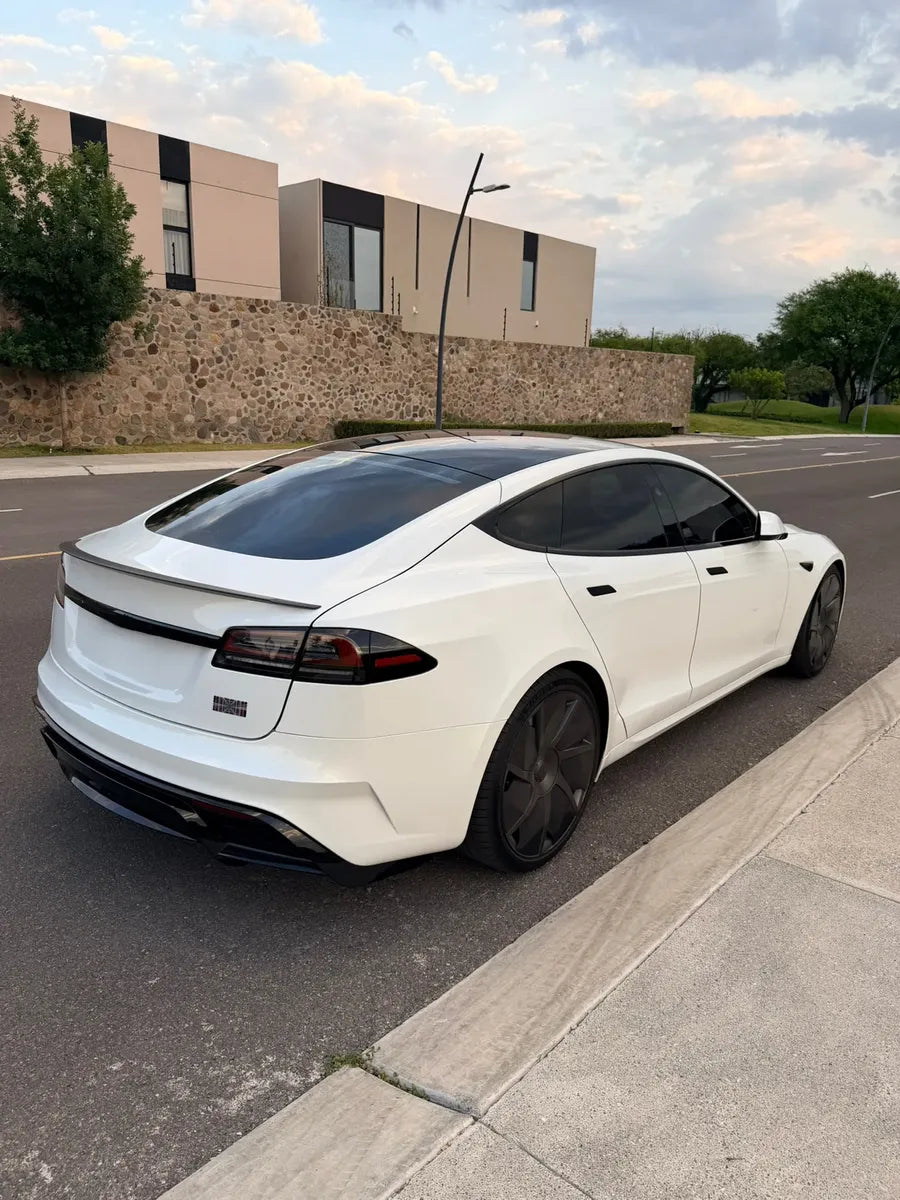 Tesla Model S Plaid 2026