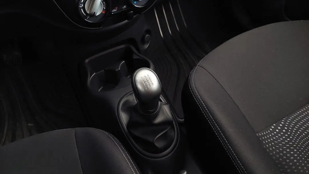 Nissan March 1.6 Advance Mt