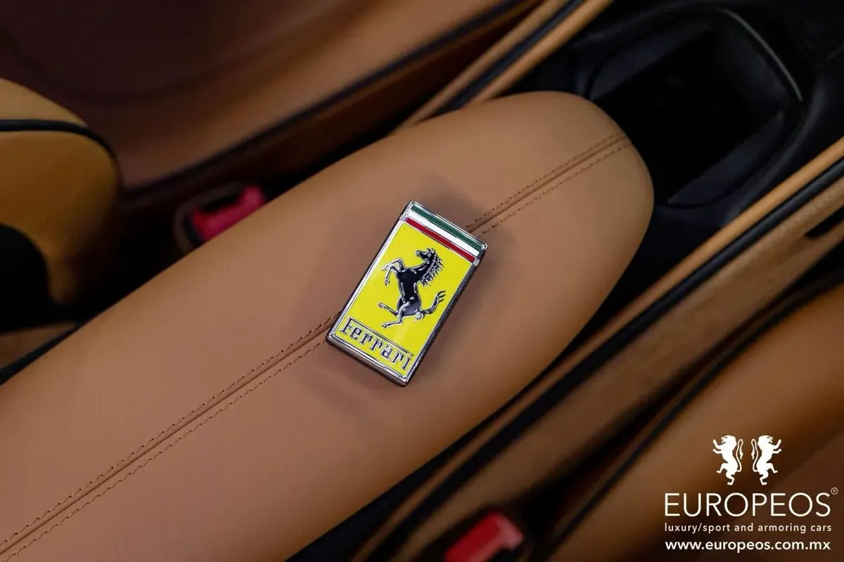 Ferrari Roma Spider 2025