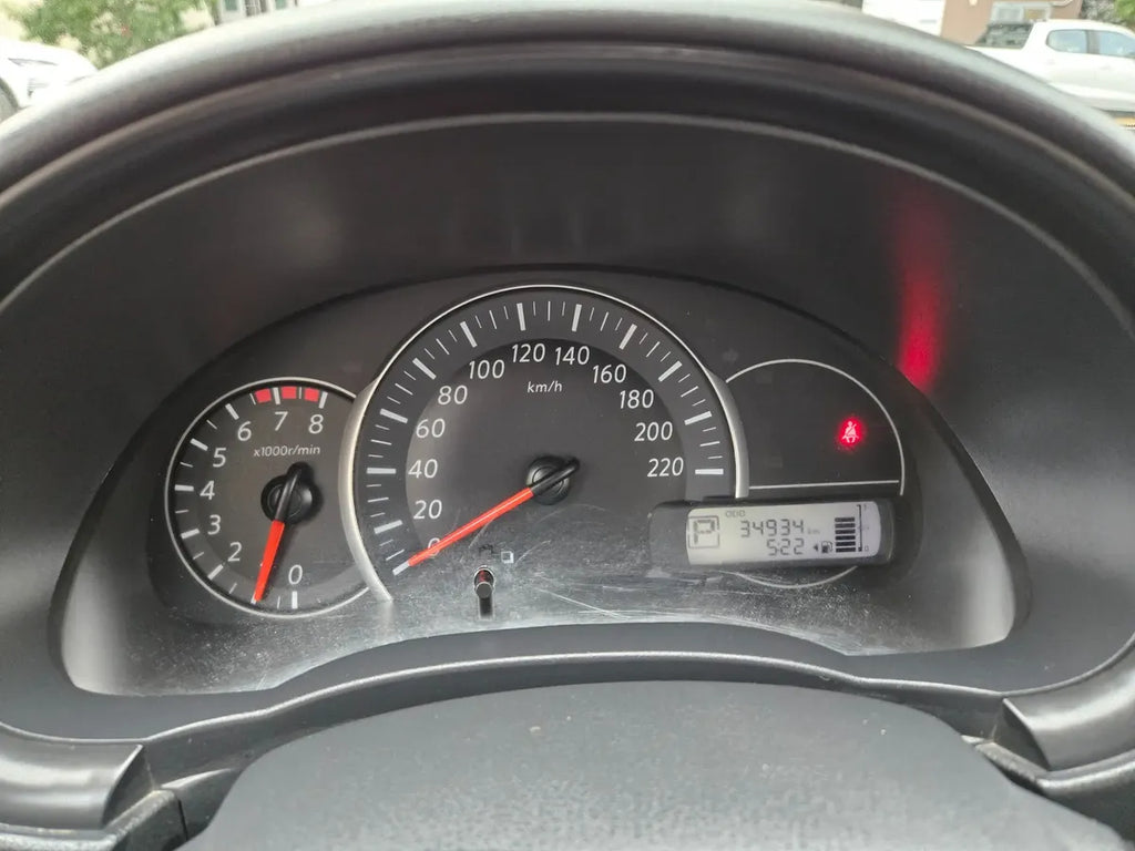 Nissan March 1.6 Sense At