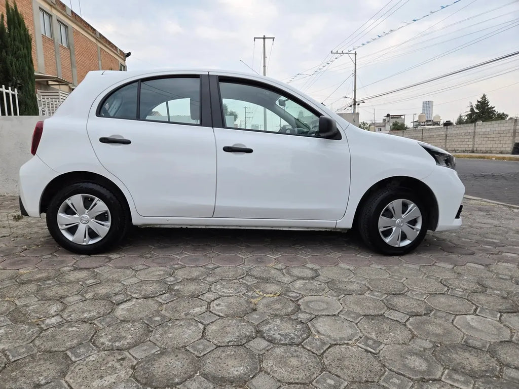 Nissan March 1.6 Sense At