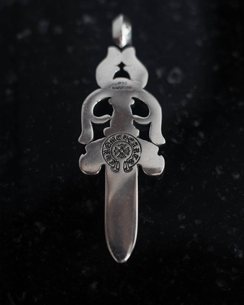 Daga Chrome Hearts