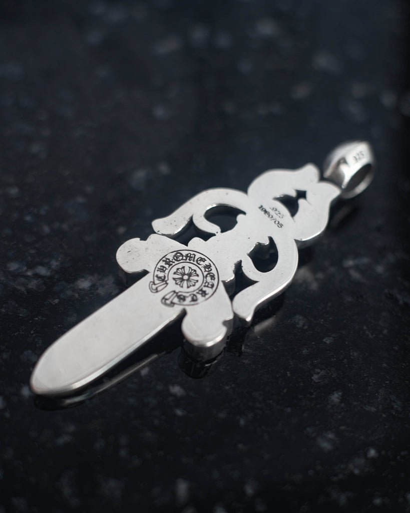Daga Chrome Hearts