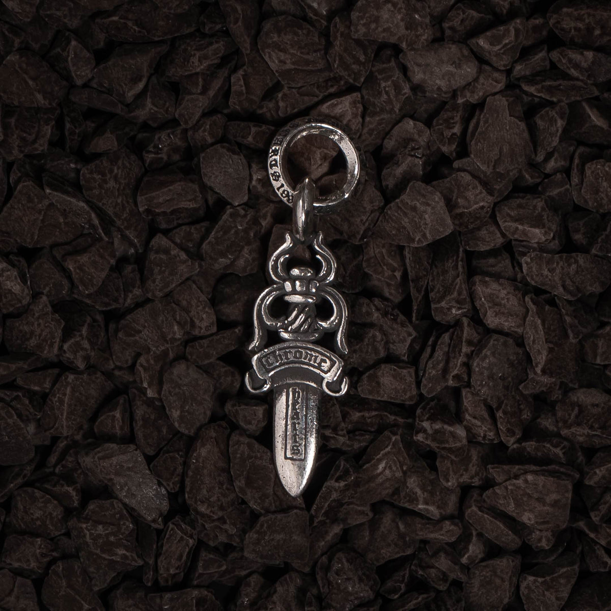 Daga Chrome Hearts