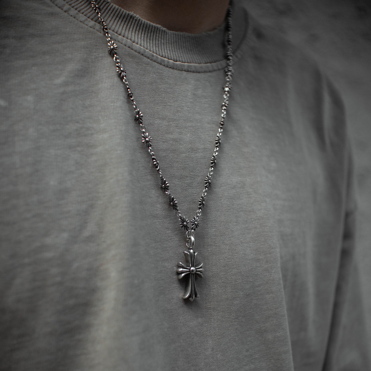 Collar con Cruz Chrome Hearts