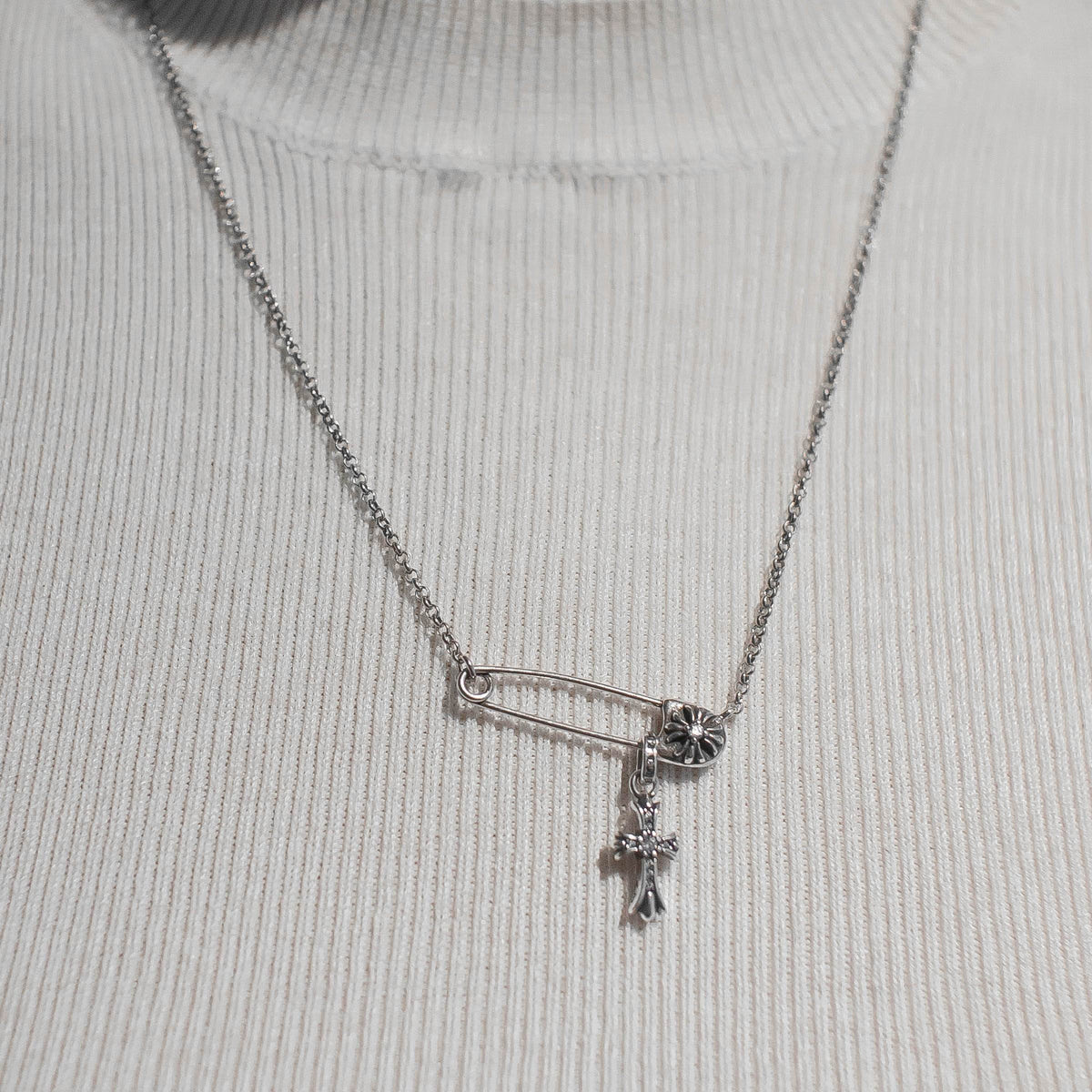 Collar & Clip Chrome Hearts