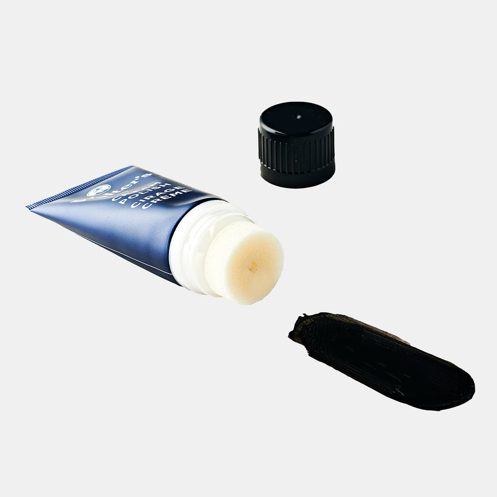 CREAM POLISH BLACK
