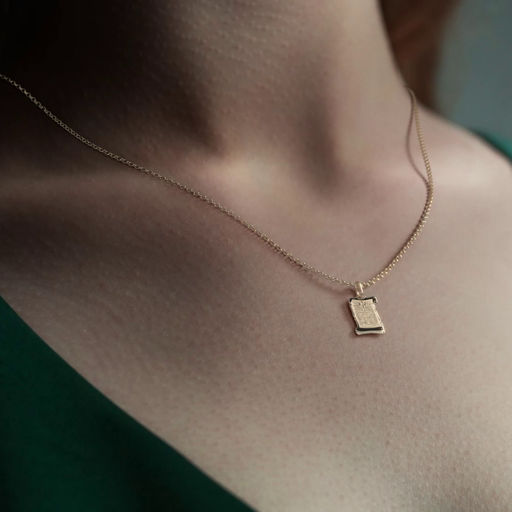 Dije de Oro 14K Medalla Religiosa Sagrado Caliz | Dije Oro Italiano 12mm | Joyería Fina