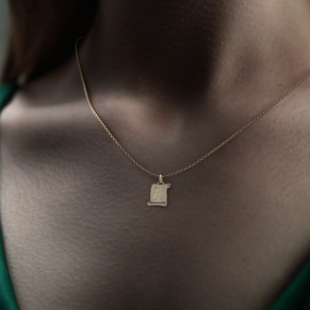 Dije de Oro 14K Medalla Religiosa Sagrado Caliz | Dije Oro Italiano 12mm | Joyería Fina