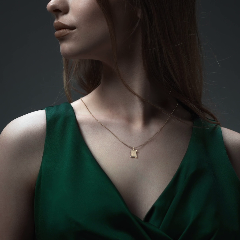 Dije de Oro 14K Medalla Religiosa Sagrado Caliz| Dije Oro Italiano 12mm | Joyería Fina