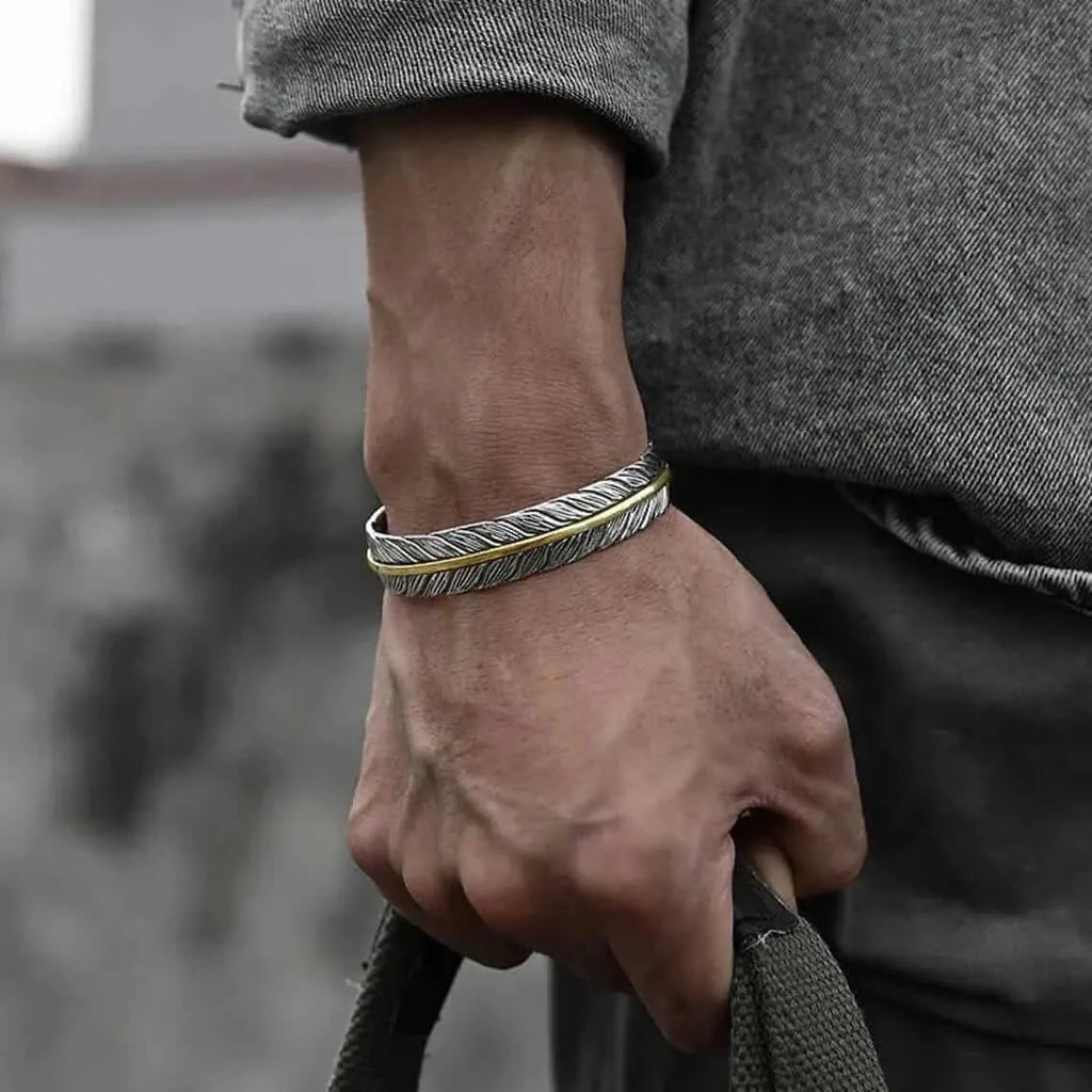Pulsera Aleación Ajustable Pluma Dorada Y Plateada Calenbi