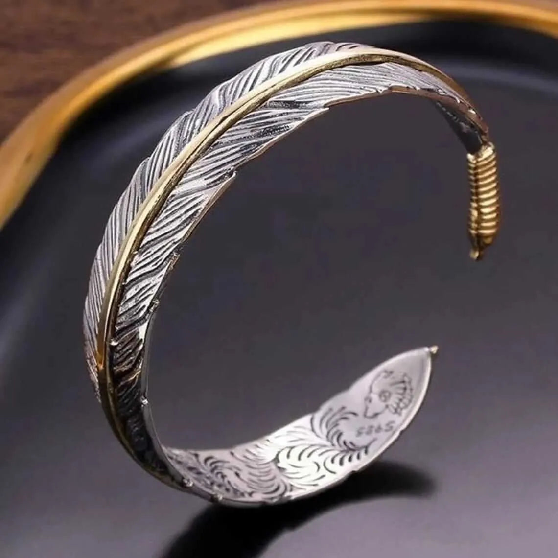 Pulsera Aleación Ajustable Pluma Dorada Y Plateada Calenbi