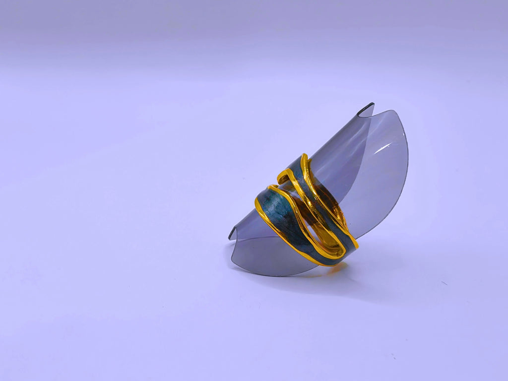 Anillo Acero Inoxidable Epoxica Negra Chapa Oro 10k Calenbi