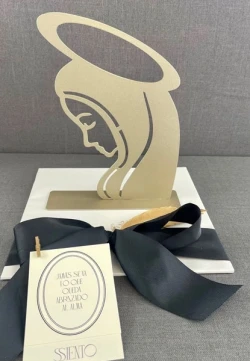 Virgen de perfil de acero